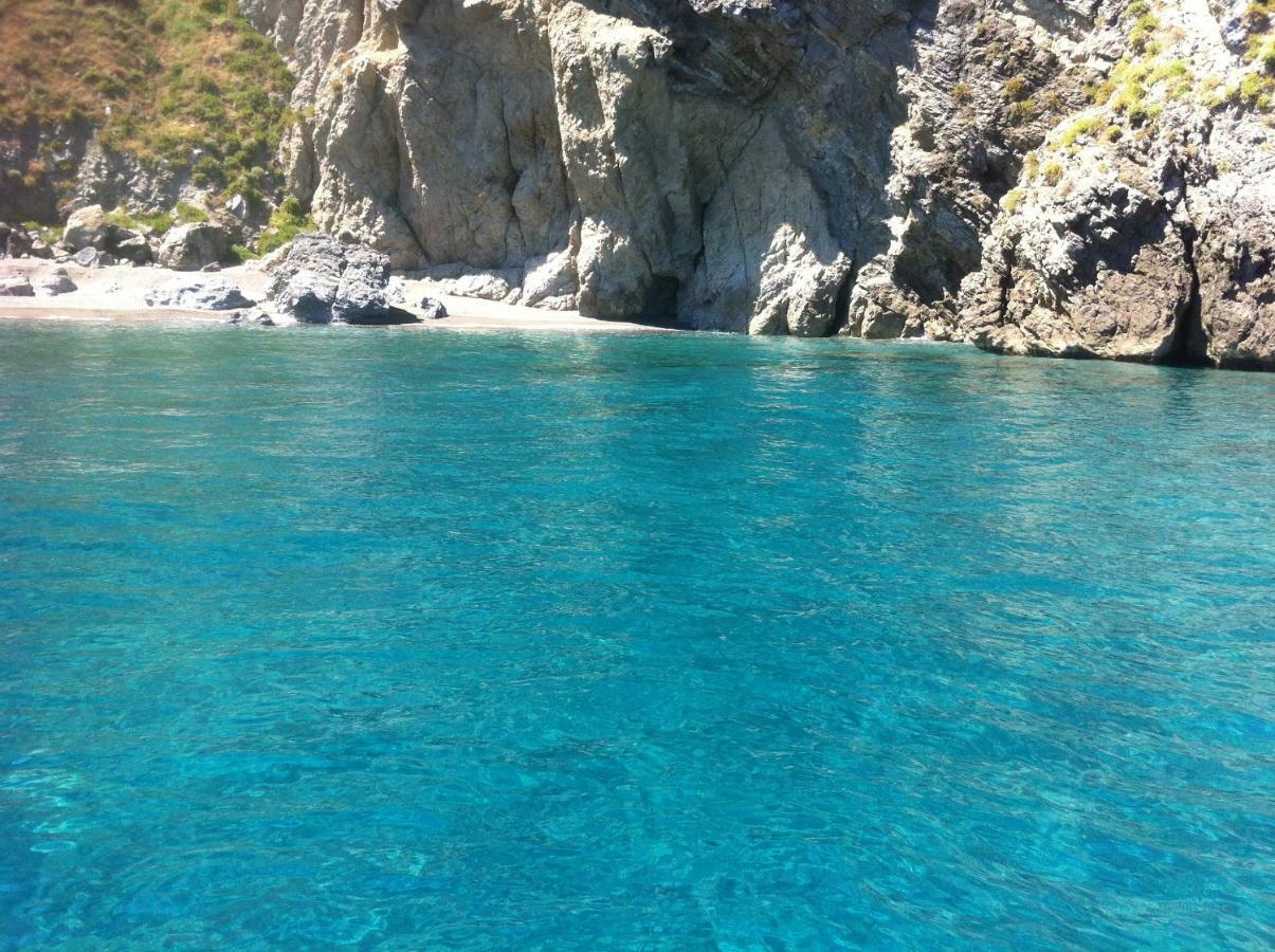 Golfo Di Tindari Apartments Falcone Kültér fotó